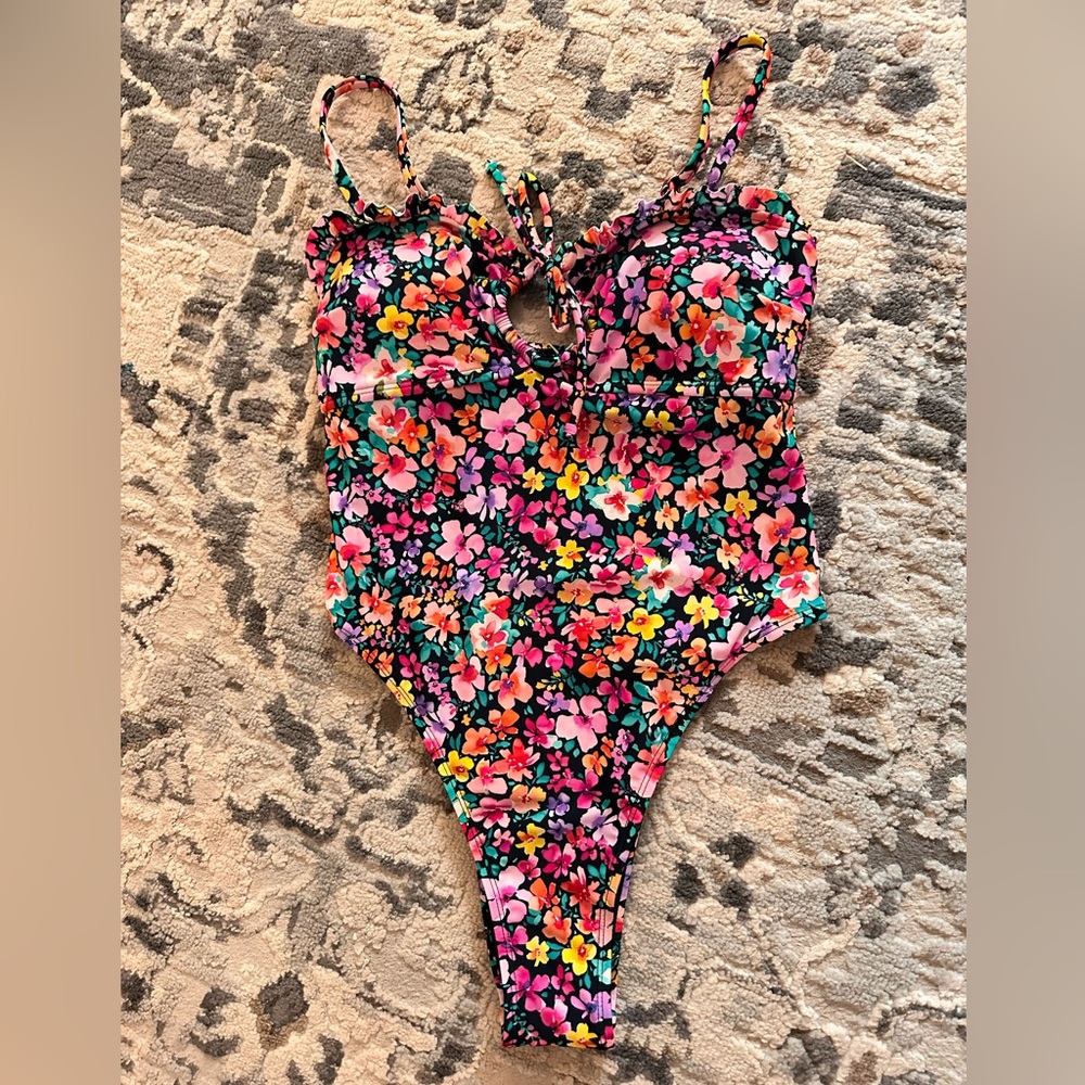 CUPSHE Floral Romance Sweetheart One-Piece NWT - Picture 8 of 15